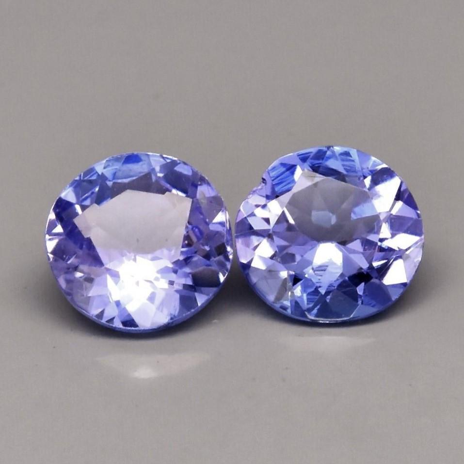 Pair of Natural Tanzanite Unheated Round Cut: No Reserve! Title: Pair of Natural Tanzanite Unheated Round Cut Gemstones: Tanzanite Carat Weights: 0,40 approx. Size/Dimensions: 3 mm Additional Information: Natural Tanzanite Unheated. Transparent w