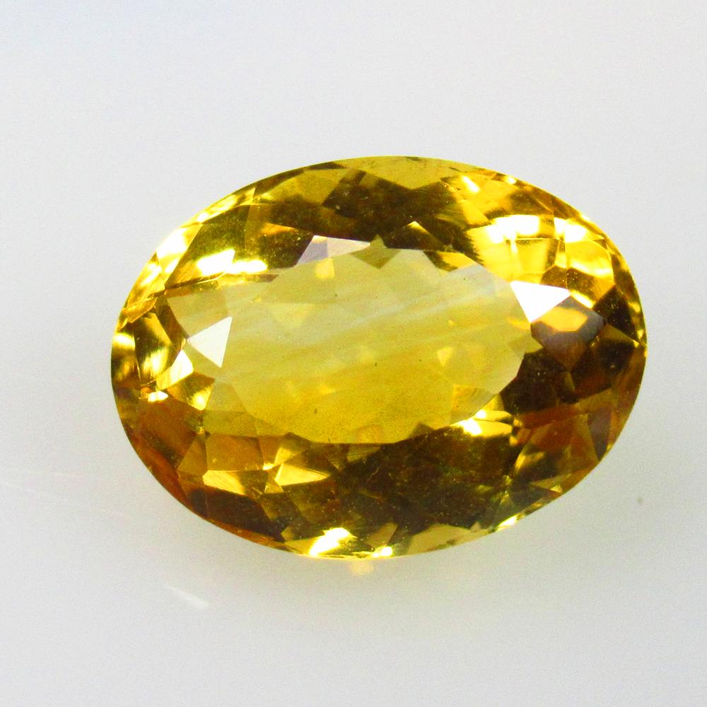 7.85 Ctw Natural Yellow Citrine Oval Cut: No Reserve! Title: 7.85 Ctw Natural Yellow Citrine Oval Cut VVS Gemstones: Natural Citirine Carat Weights: 7.85 Size/Dimensions: 15.00 x 11.30 x 8.30 mm Additional Information: Excellent Oval Cut / Ve