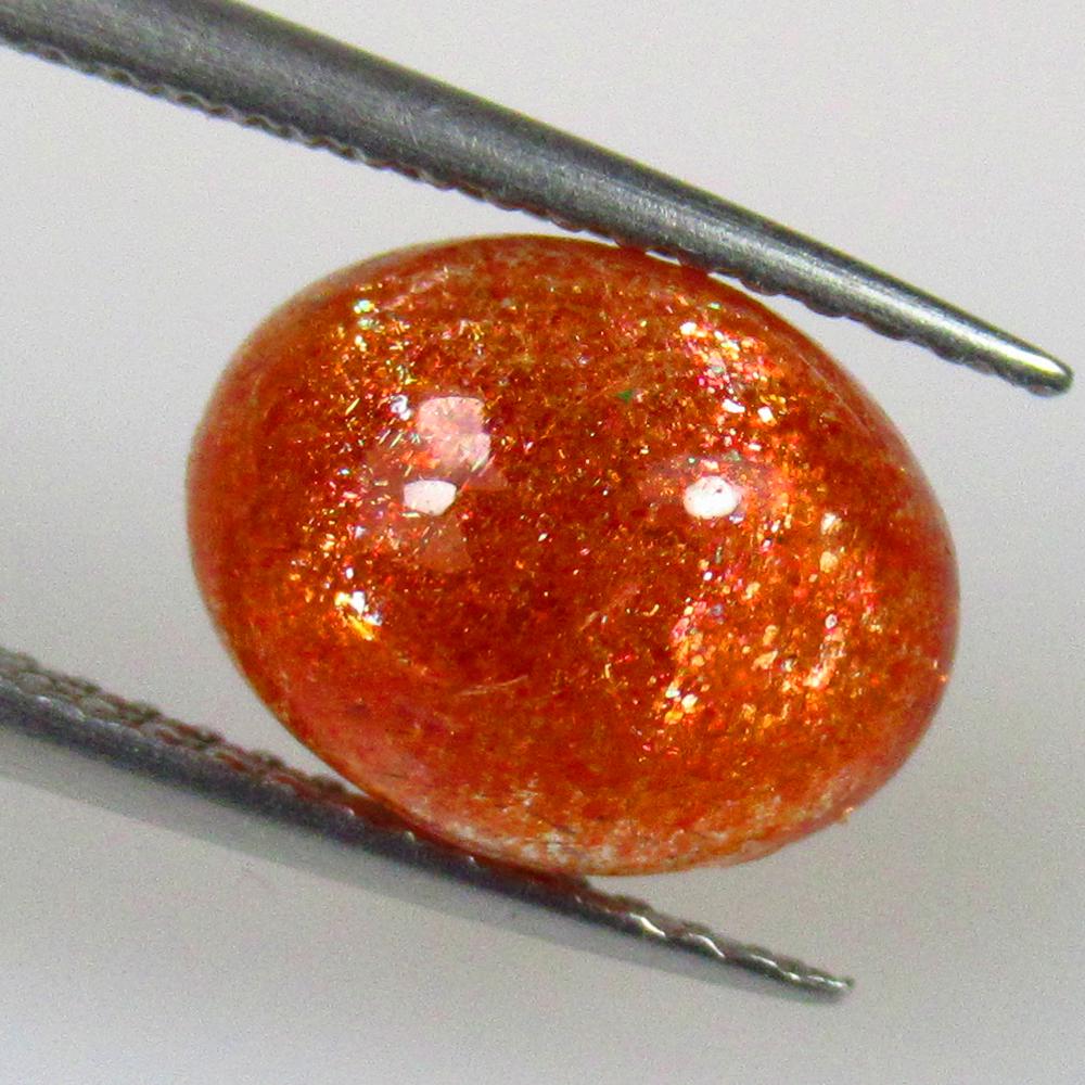 2.80 Ctw Natural Sunstone Catseye Oval Cab: No Reserve! Title: 2.80 Ctw Natural Sunstone Catseye Oval Cab Opaque Gemstones: Natural Sunstone Catseye Carat Weights: 2.8 Size/Dimensions: 10.10 x 8.00 x 4.90 mm Additional Information: Excellent Ov