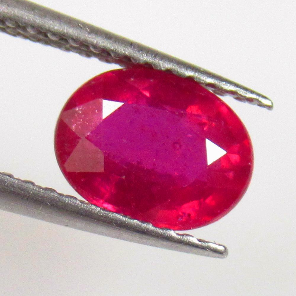 1.56 Ctw Natural Mozambique Red Ruby Oval Cut (1 of 2)