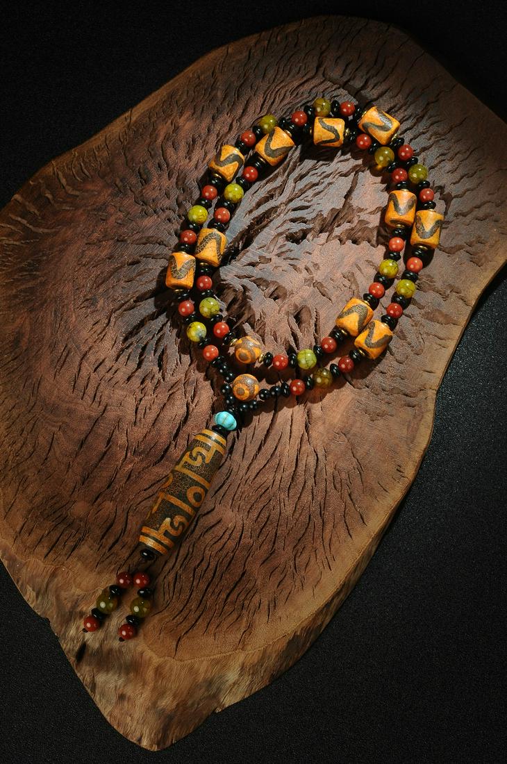 Tibetan agate dzi necklace (1 of 10)