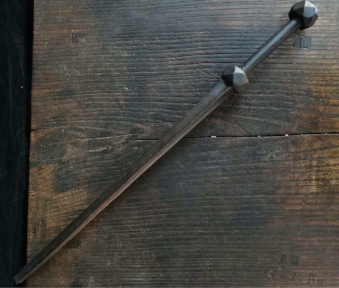 Ancient Chinese Weapon - Sifang Iron Sword (1 of 6)