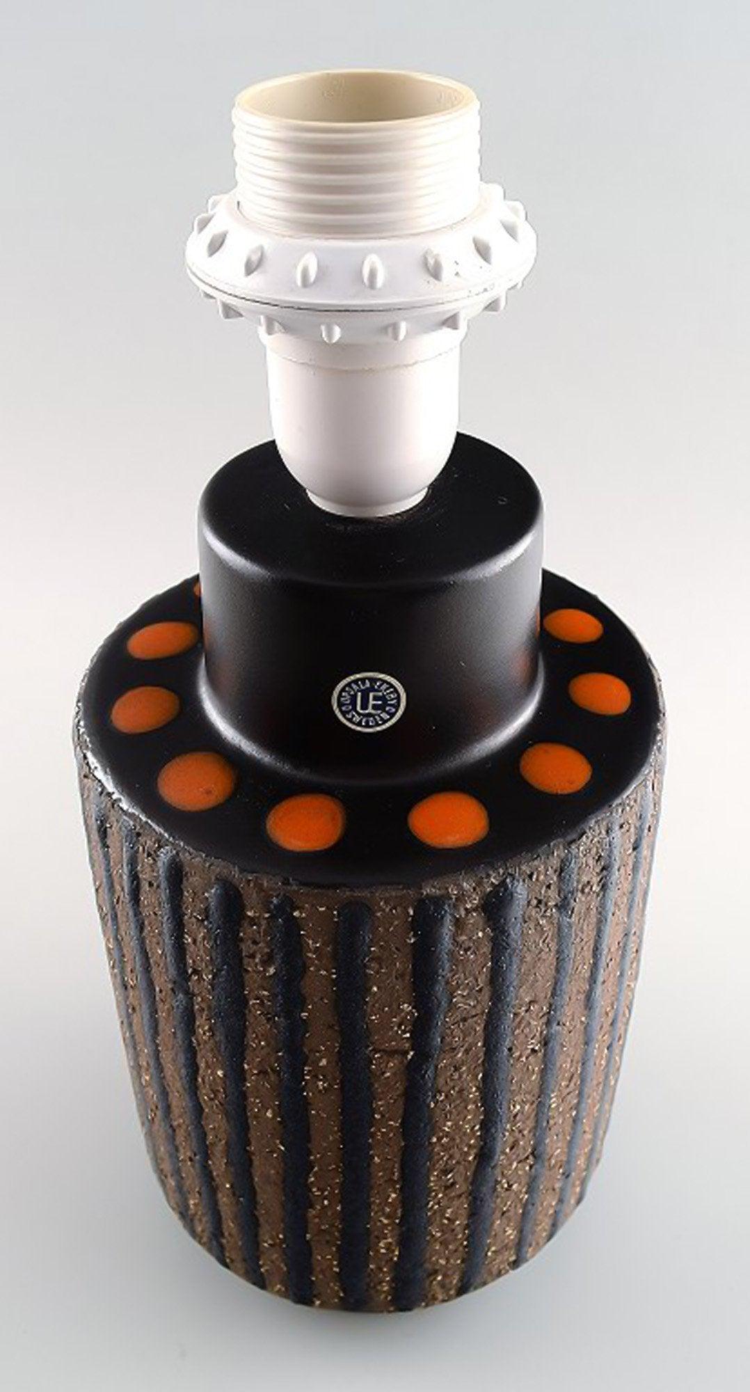 Table lamp in ceramics. Upsala-Ekeby.: Title: Table lamp in ceramics. Upsala-Ekeby. Description: Table lamp in ceramics. Upsala-Ekeby. Sweden, 1960s. Marked. In perfect condition. Measures 22 cm. Total height 29 cm. Reserve: $294.00 Shippi