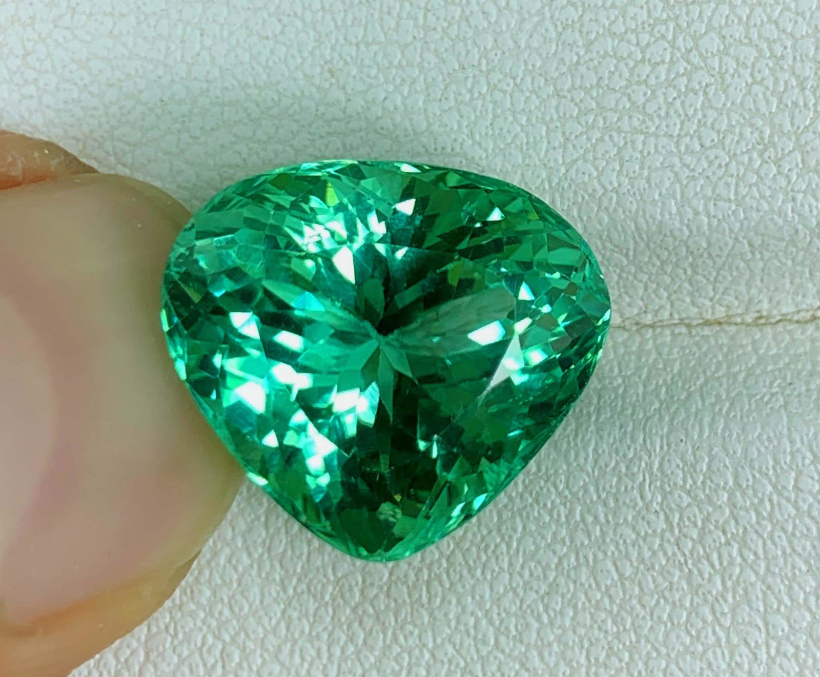 Natural Green Kunzite Gemstone, Eye Clean Kunzite Cut Stone, Green Kunzite var Hiddenite For Jewelry: Carat weight: 12.90 Description Natural Green Kunzite Gemstone, Eye Clean Kunzite Cut Stone, Green Kunzite var Hiddenite For Jewelry Making weight ~12.90 Carats Dimensions ~ 15.5*14*10 mm Shape : Tril