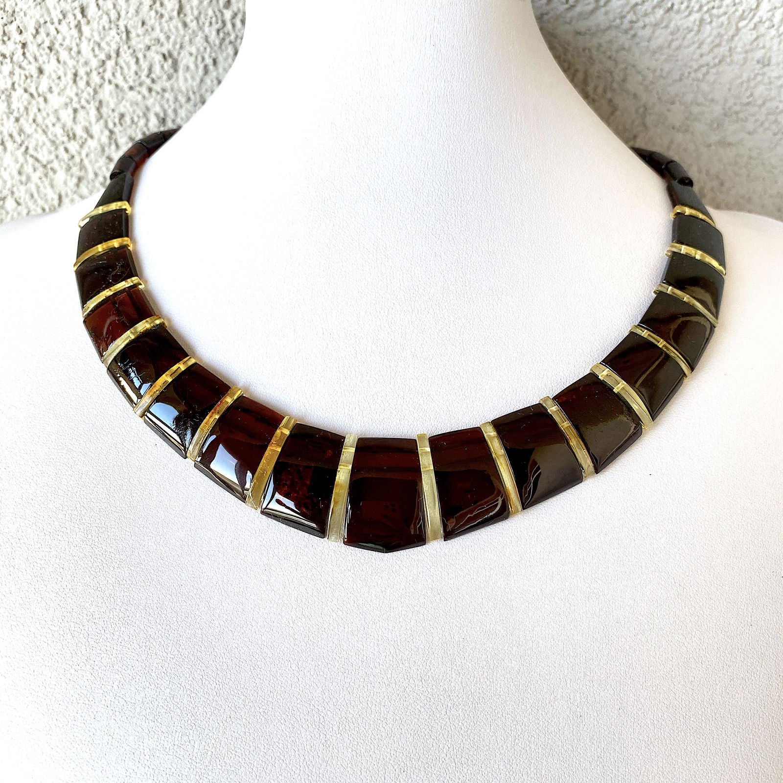 Marvellous Amber Cleopatra necklace (1 of 8)