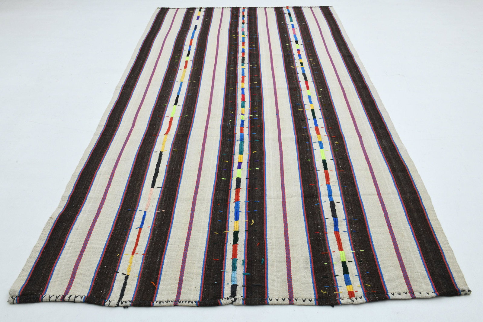 5.8x10.7 Ft Turkish Antique Oushak Wool Rug: Title: 5.8x10.7 Ft Turkish Antique Oushak Wool Rug Origin: Turkey Date/Period: 1960 - 1970 Dimension: Width: 5.8 feet