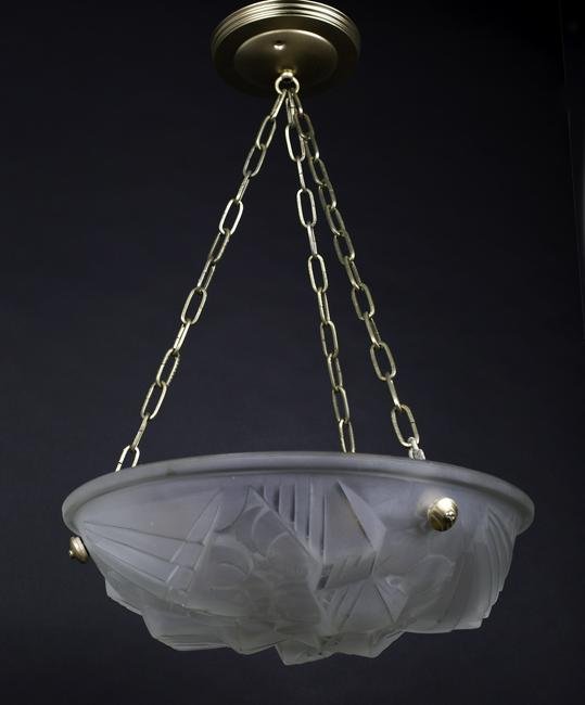 FRENCH ART DECO CHANDELIER MOLDED and Etched GLASS Mouynet & DeguÃ©: Made in France in the late 1920's early 1930's this Chandelier is Henri Mouynet & DeguÃ© signed ,the quality clearly matched their creation .These chandeliers were made for Mouynet by Degue others b