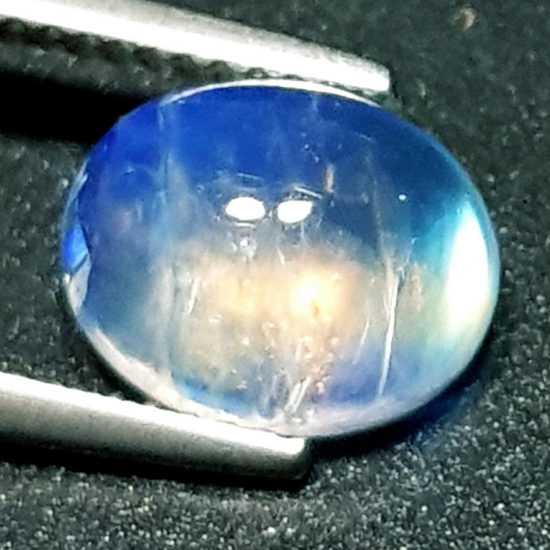 2.77 ctz" Stunning Collection" Natural Royal Blue Moonstone: No Reserve! Title: 2.77 ctz" Stunning Collection" Natural Royal Blue Moonstone Color/Clarity: Royal Blue / Trasparant Gemstones: Moonstone Carat Weights: 2.77 Size/Dimensions: 9.80 x 7.90 x 4.60 Addit