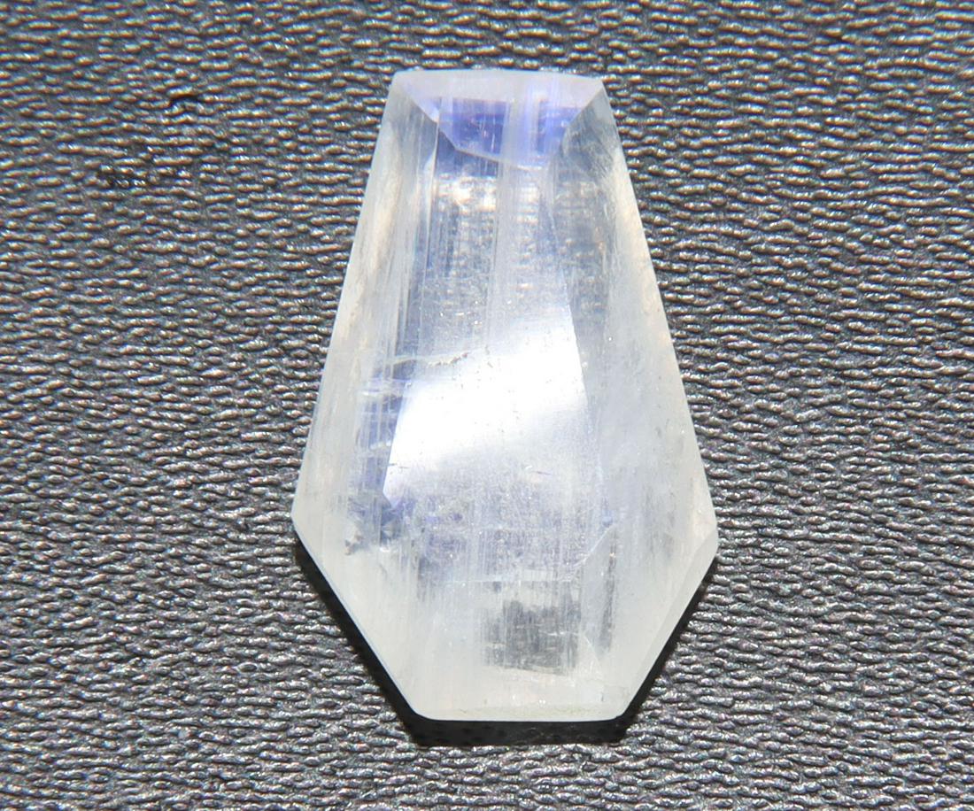 Gorgeous 6.72 Cts Natural Rainbow Moonstone (1 of 2)