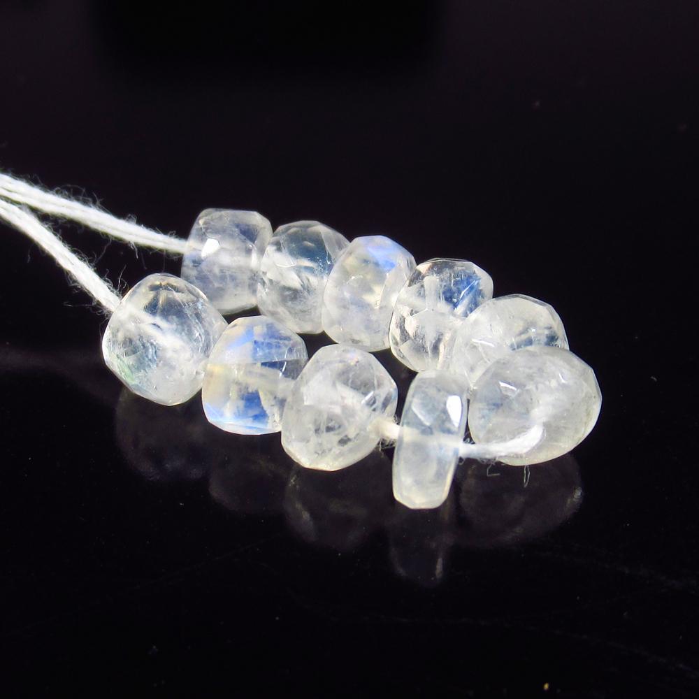 Natural Blue Moonstone Beads - 8.68 Ct: No Reserve! Title: Natural Blue Moonstone Beads - 8.68 Ct Origin: India Weight: 8.68 Size/Dimensions: 5.2 - 5.5 mm Additional Information: Pieces : 10 No's / Shape : Round Drilled / Color : Blue Tint
