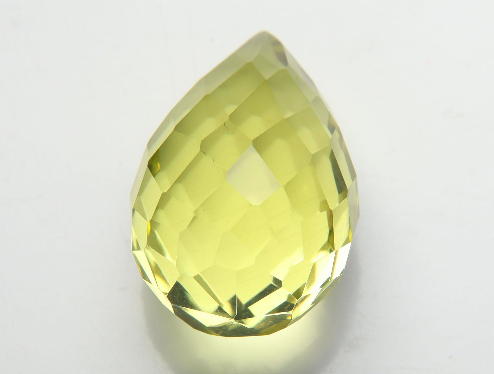 AAA Big Size 28.05 cts Natural Lemon Quartz: No Reserve! Title: AAA Big Size 28.05 cts Natural Lemon Quartz Additional Information: Gemstone: Natural Lemon Quartz Origin: Africa Weight : 28.05 carats Measurements: 23x15 mm Shape / Cut : Drop Sha