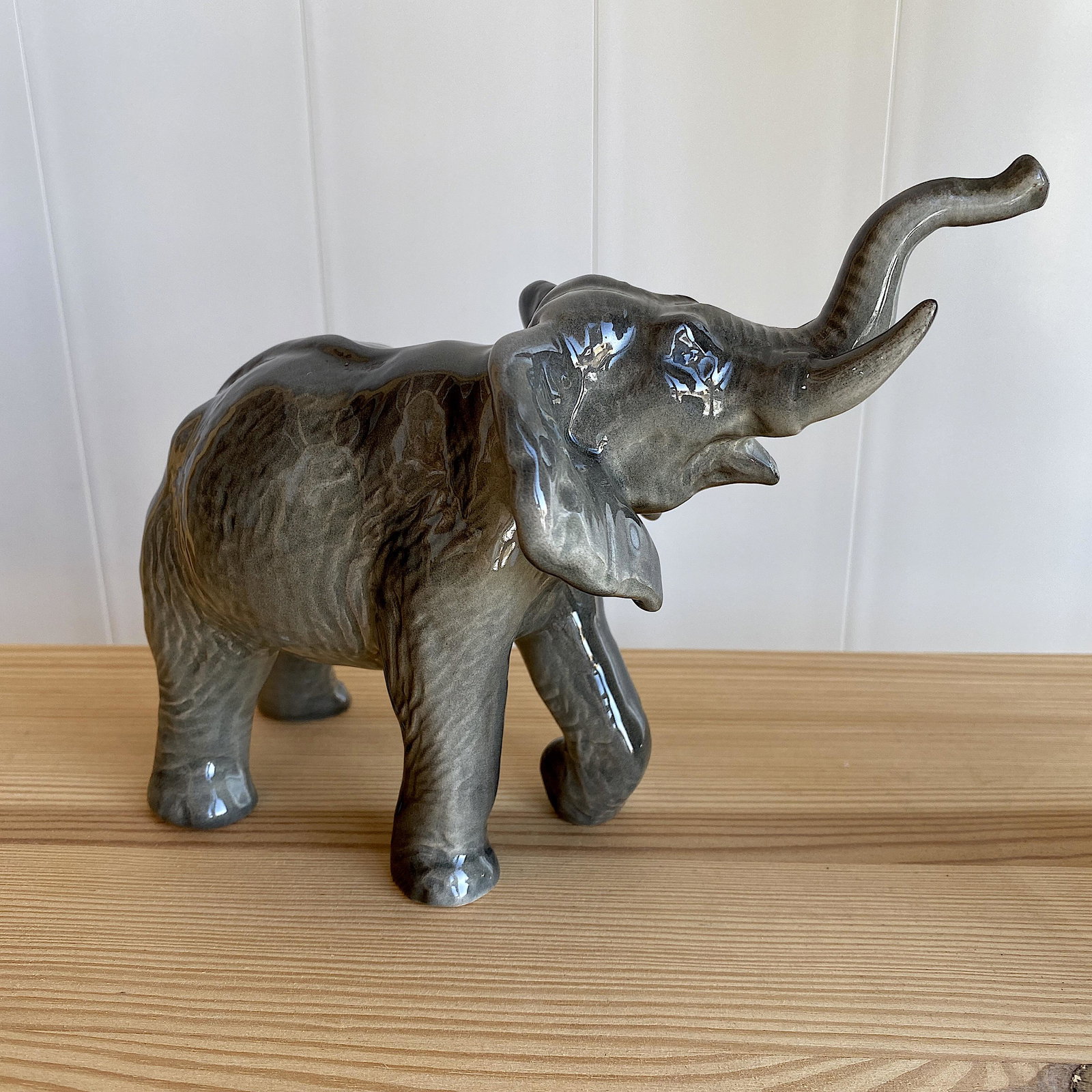 Ceramic elephant statue - 3