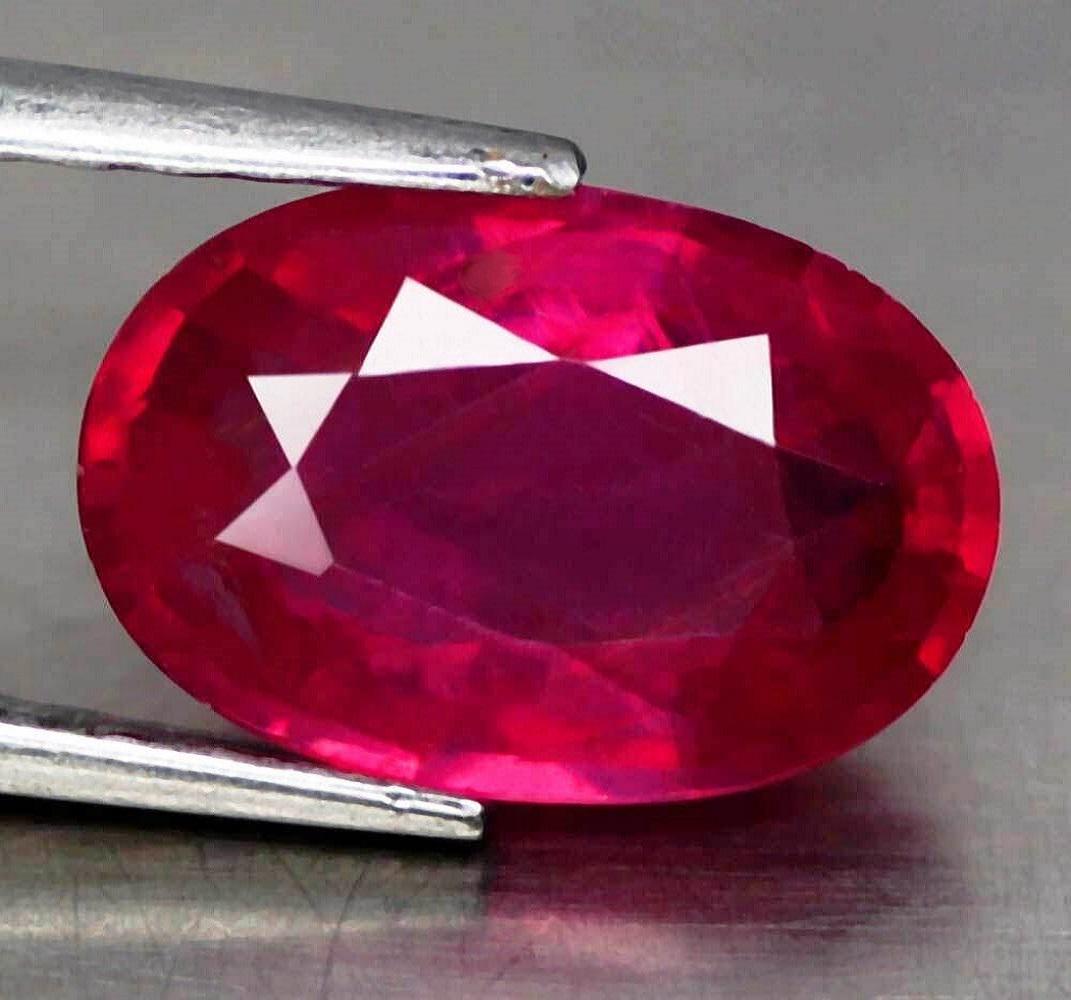 2,92 cts Natural Oval Pink Red Ruby (1 of 3)