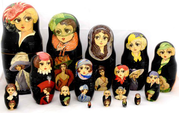 Matreshka: Matreshka. Traditional russian wooden nesting doll. Hand made, hand painted with artist’s signature. Sergiyev Posad, 15 pcs. "Dimensions 14 × 32 cm" Reserve: $390.00 Shipping: D