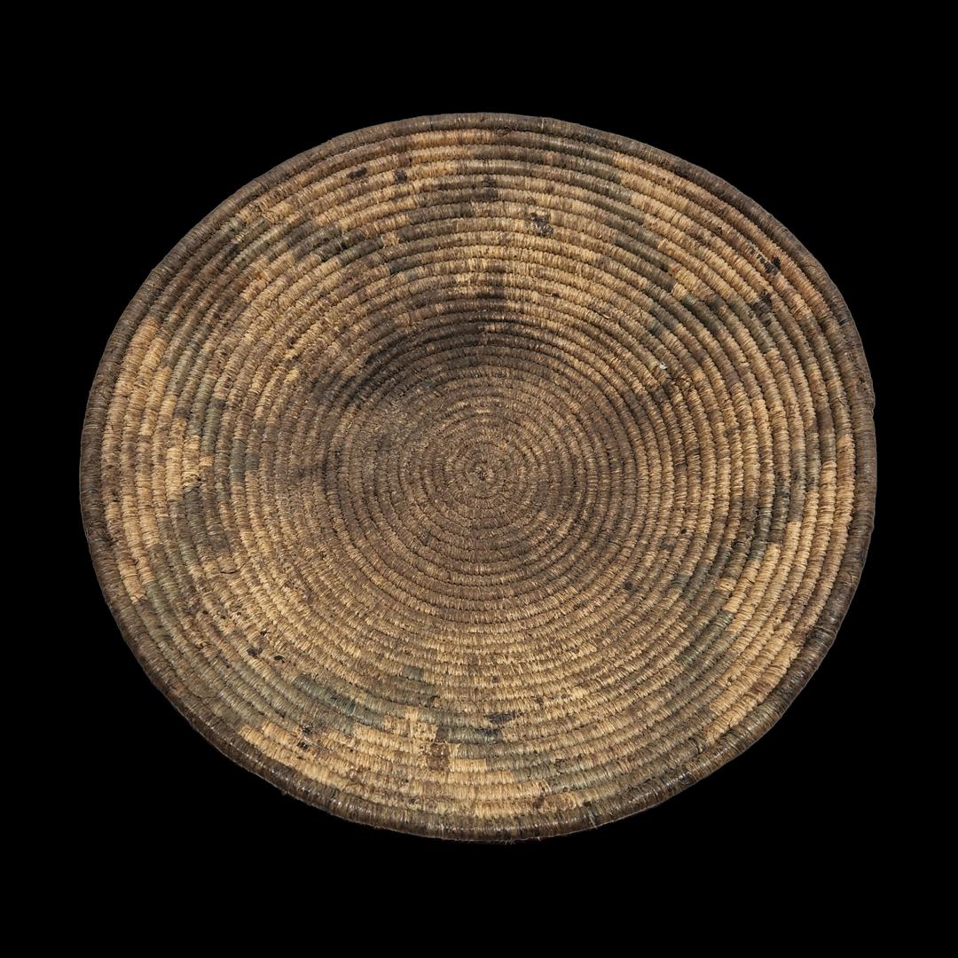 Yoruba Basket: Title: Yoruba Basket Date/Period: 17th Century Materials/Origin: Nigeria, Africa Dimensions: 15in X 15in X 3in Reserve: $70.00 Shipping: Domestic: Flat-rate of $30.00 to anywhere within the contiguo