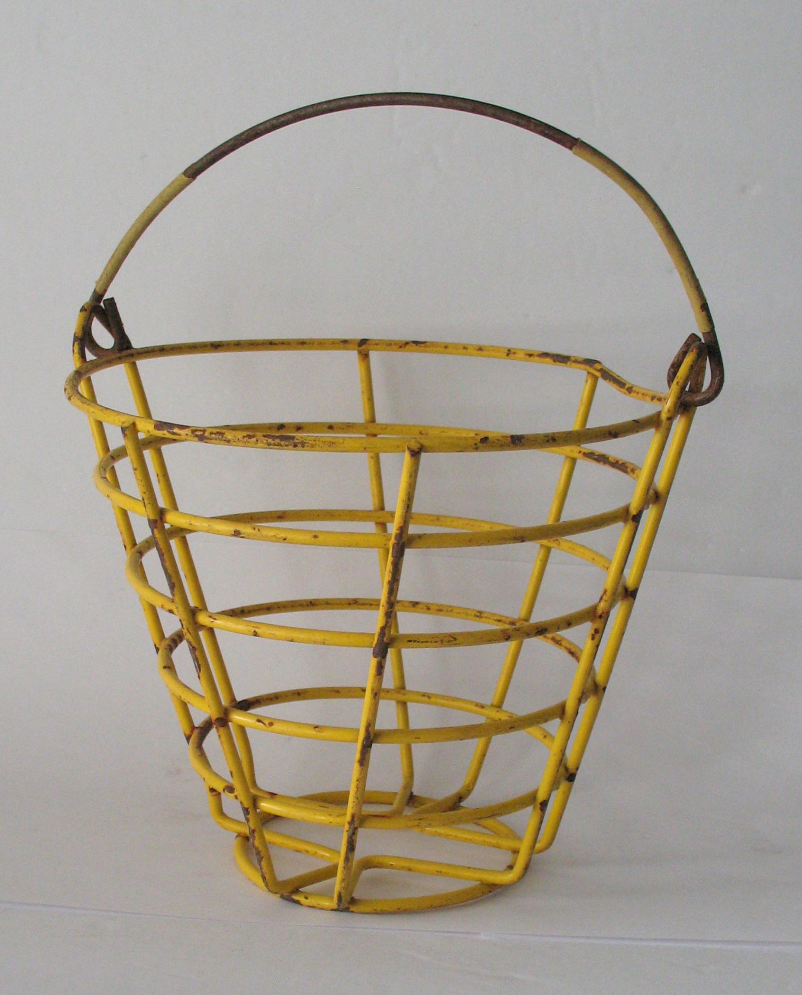 Vintage heavy metal wire basket. (1 of 2)