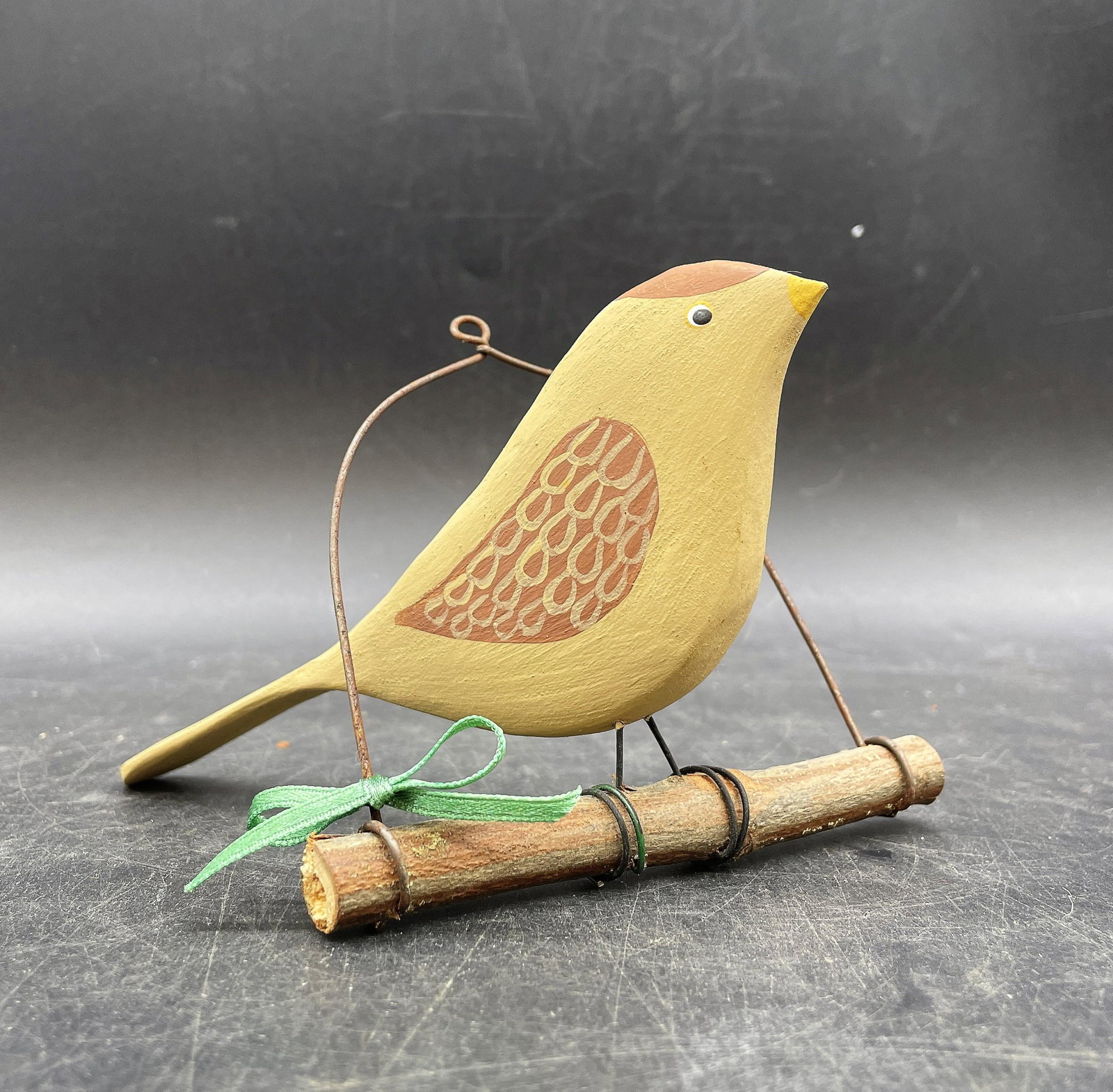 PA FOLK ART HAND PAINTED CARVED WOOD BIRD ON SWING signed Bauman: Title: PA FOLK ART HAND PAINTED CARVED WOOD BIRD ON SWING signed Bauman Date/Period: I believe it reads '96 Dimension: APPROX 3.5" TALL Material: WOOD Additional Information: PA FOLK ART HAND PAINTED 