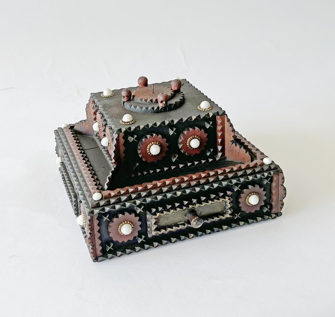 Tramp Art Box w Carved Skulls. (1 of 8)