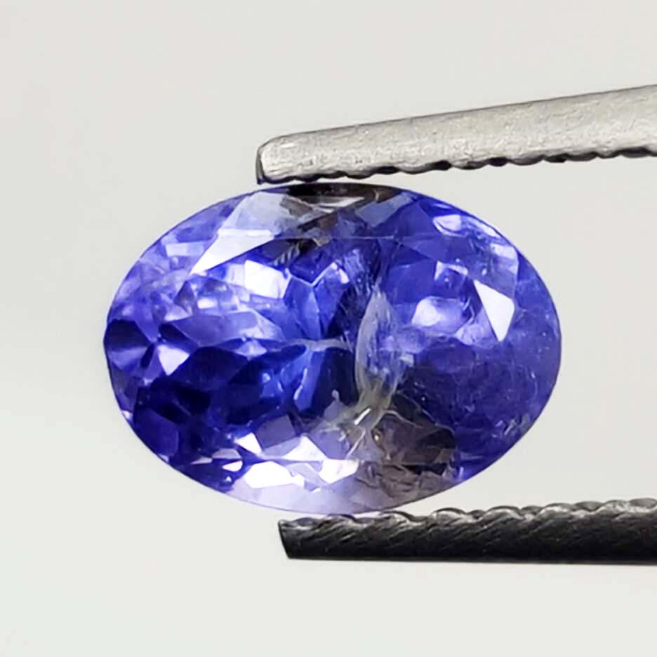 1.10 Ct "Good Quality" Natural Tanzanite: No Reserve! Title: 1.10 Ct "Good Quality" Natural Tanzanite Additional Information: Gemstones: Natural Tanzanite Carat Weights: 1.10 ct Size/Dimensions: 7 X 5 mm Origin : Tanzania Materials & Techniqu