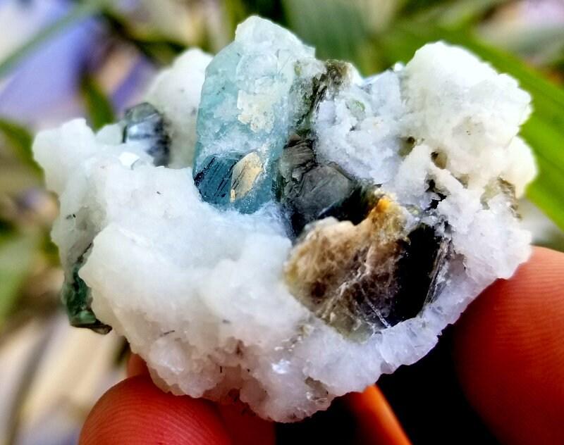 88 Gram Beautiful Natural Blue Colour Aquamarine Crystal Specimen From Shigar skardu pakistan: Description 88 Gram Beautiful Natural Blue Colour Aquamarine Crystal Specimen From Shigar Skardu pakistan size 35mm 53mm 50mm weight 88 Gram Reserve: $25.00 Shipping: Domestic: Flat-rate of $10.00 t