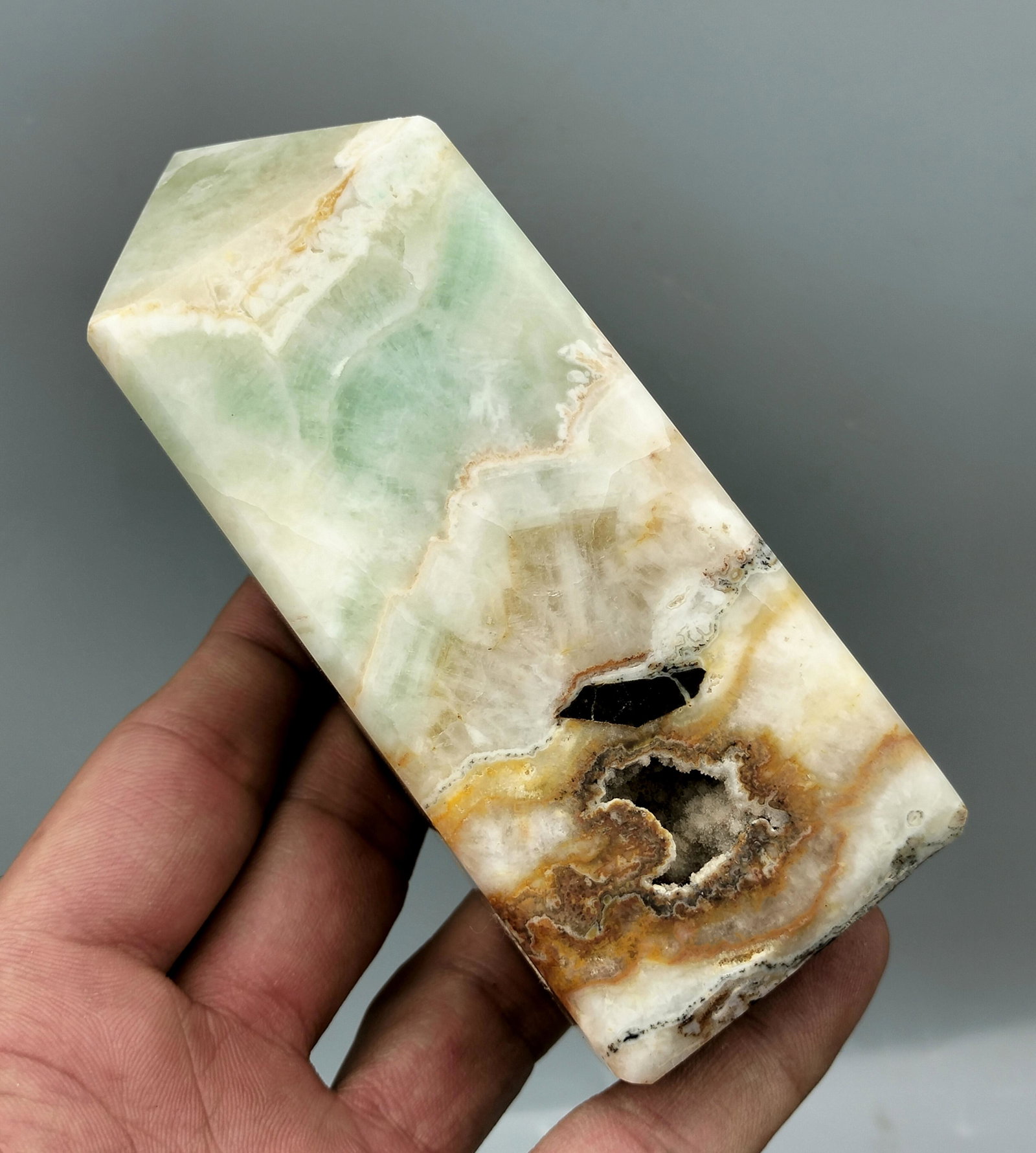 Title: 577 Gram Gorgeous Hand Made Aragonite Healing Tower Gemstone Type: Carving Weights: 577 Gram: Title: 577 Gram Gorgeous Hand Made Aragonite Healing Tower Gemstone Type: Carving Weights: 577 Gram Size/Dimensions: 116x46x45 mm Origin: Pakistan Reserve: $50.00 Shipping: Domestic: Flat-rate of $25.