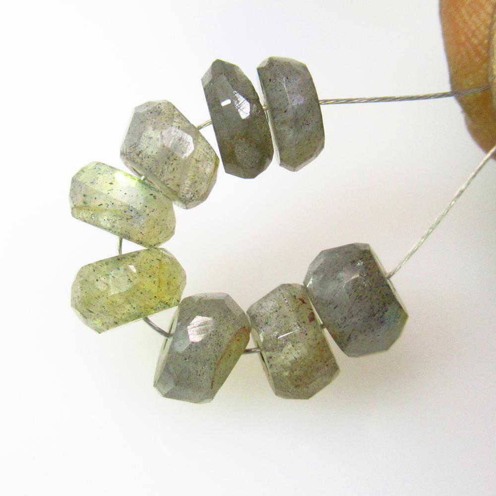 11.28 Ctw Natural Labradorite Round Beads: No Reserve! Title: 11.28 Ctw Natural Labradorite Round Beads Stone Clarity: Opaque Gemstones: Natural Labradorite Beads Carat Weights: 11.28 Size/Dimensions: 6.60 - 7.10 mm / 8 P'cs Additional Informa