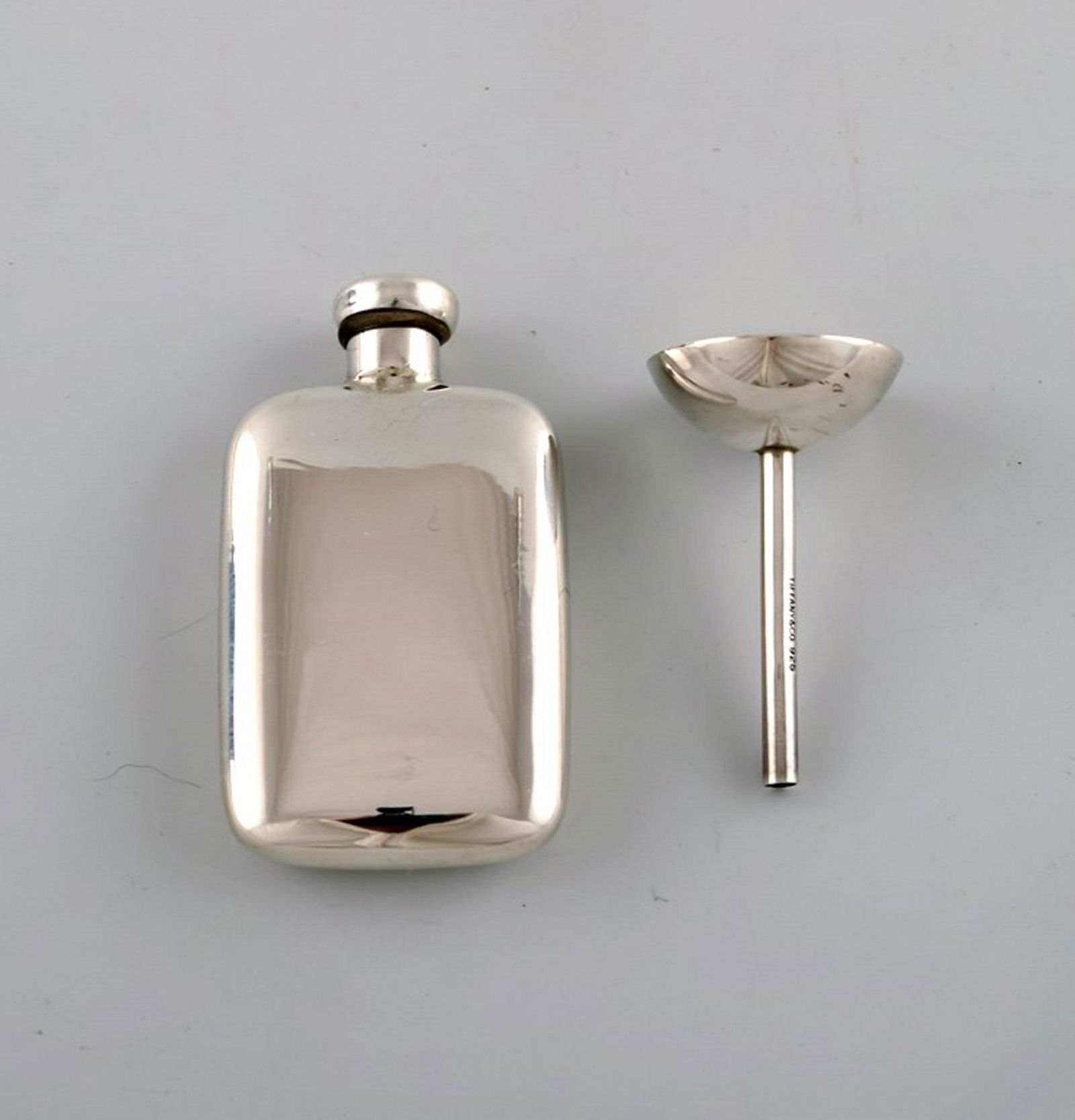 Tiffany & Company (New York). Rare art deco perfume set in sterling silver. 1930 / 40's. (1 of 6)