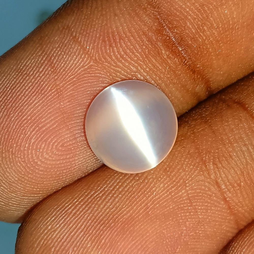 2.53 Ctw Natural Moonstone Round Cab: No Reserve! Title: 2.53 Ctw Natural Moonstone Round Cab Stone Clarity: Semi-Transparent Gemstones: Natural Moonstone Carat Weights: 2.53 Size/Dimensions: 9.10 x 9.10 x 4.60 mm Additional Information: