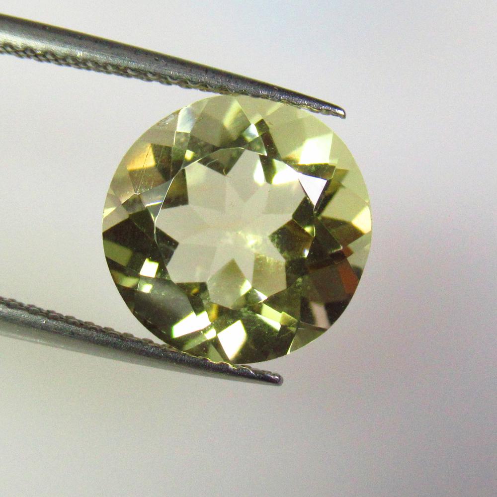 4.37 Ctw Natural Lemon Quartz Round Cut: No Reserve! Title: 4.37 Ctw Natural Lemon Quartz Round Cut Stone Clarity: VVS Gemstones: Natural Lemon Quartz Carat Weights: 4.37 Size/Dimensions: 11.00 x 11.00 x 7.00 mm Additional Information: Good 