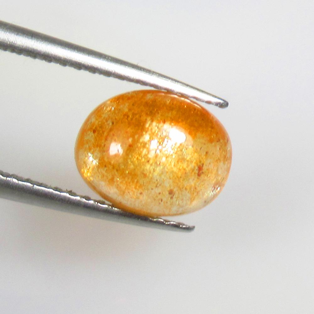 1.98 Ctw Natural Sunstone Catseye Oval Cab: No Reserve! Title: 1.98 Ctw Natural Sunstone Catseye Oval Cab Stone Clarity: Opaque Gemstones: Natural Sunstone Catseye Carat Weights: 1.98 Size/Dimensions: 9.00 x 7.20 x 4.30 mm Additional Informatio