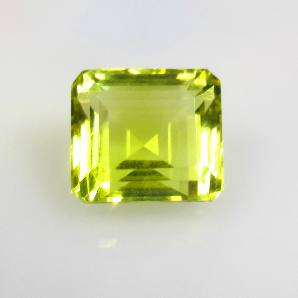 11.08 Ctw Natural Lemon Quartz Octagon Cut: No Reserve! Title: 11.08 Ctw Natural Lemon Quartz Octagon Cut Stone Clarity: VVS Gemstones: Natural Lemon Quartz Carat Weights: 11.08 Size/Dimensions: 13.10 x 11.70 x 9.70 mm Additional Information: G