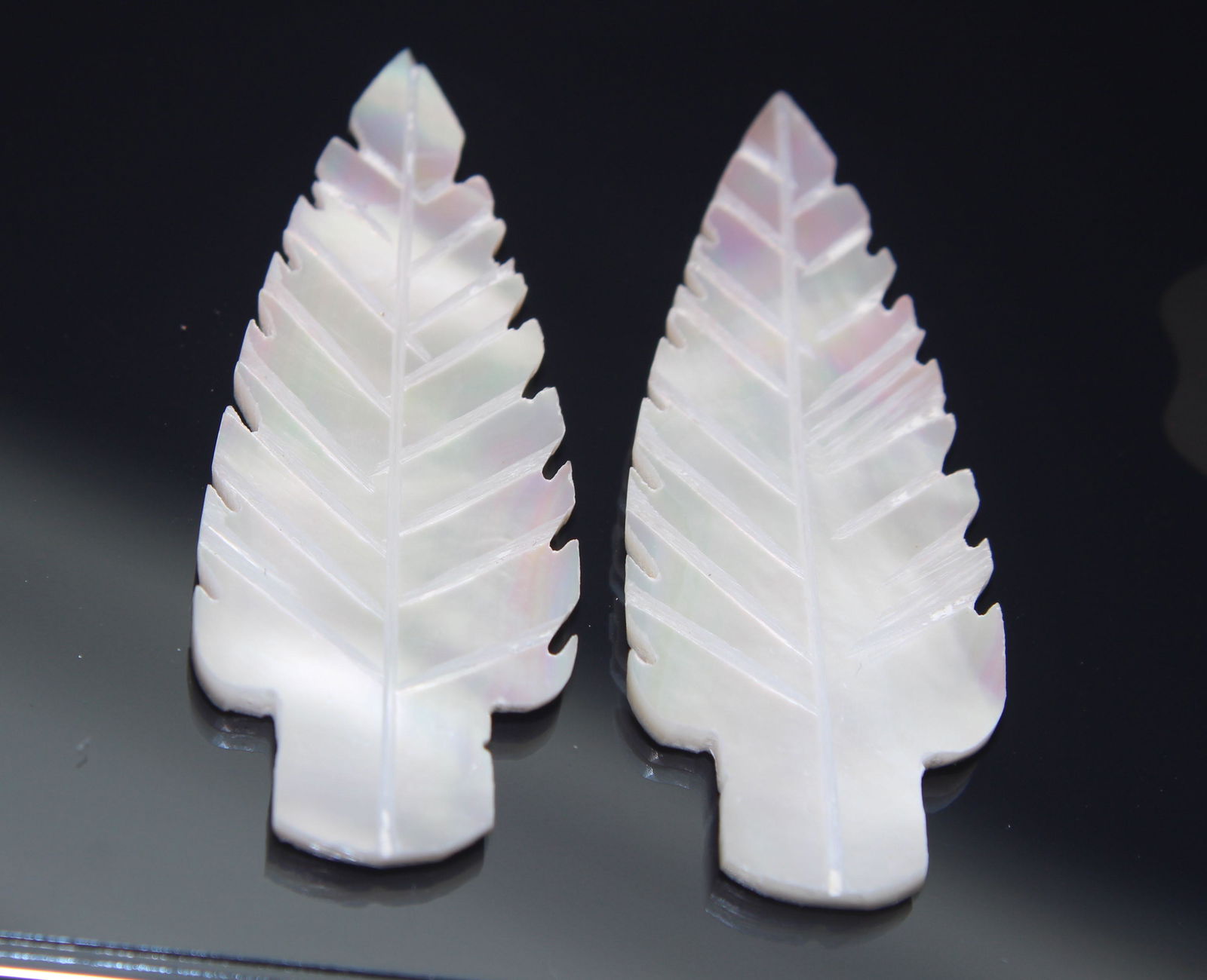 14.21 Cts Natural Mother of Pearl Set (1 of 2)