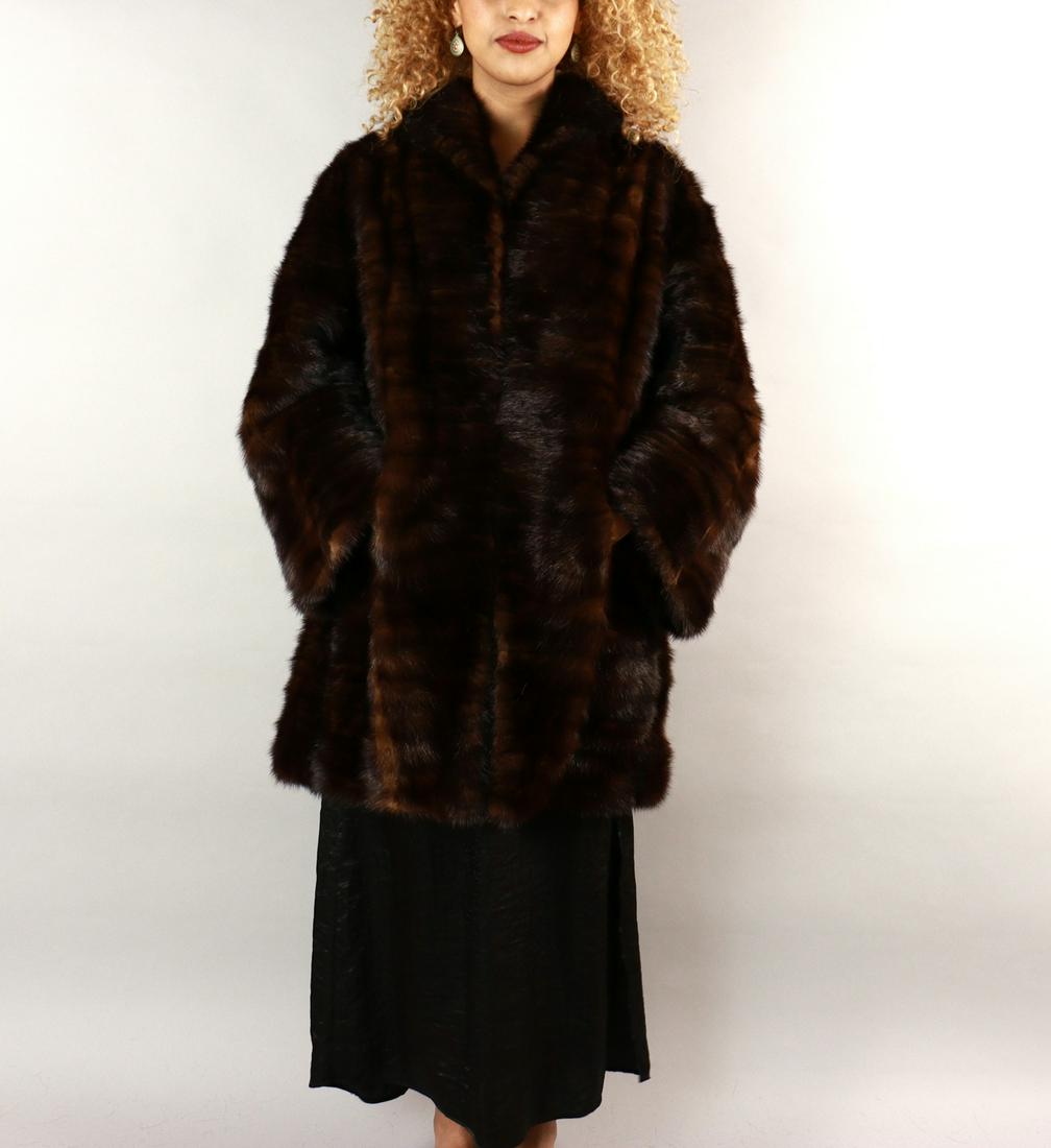 BROWN MINK FUR COAT EU: XL; US: 22: Title: BROWN MINK FUR COAT EU: XL; US: 22 Size/Dimensions: Approximate size- EU: XL; US: 22 : Important details: Length: 90cm/35.43in -Shoulders width:50cm/19.69in -Sleeve Length:60cm/23.62in -Bust si