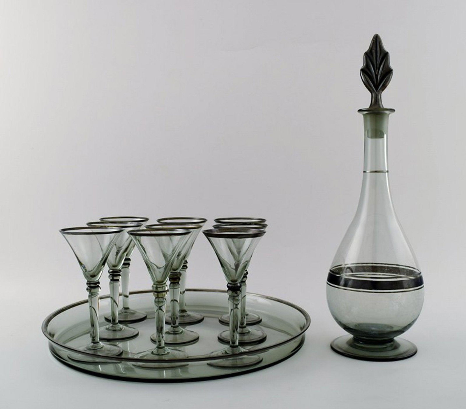 SIMON GATE for Orrefors, Art deco art glass 9p. Liqueur set with decanter on tray.: Title: SIMON GATE for Orrefors, Art deco art glass 9p. Liqueur set with decanter on tray. Description: SIMON GATE for Orrefors, Art deco art glass 9p. Liqueur set with decanter on tray. Measures: Cara