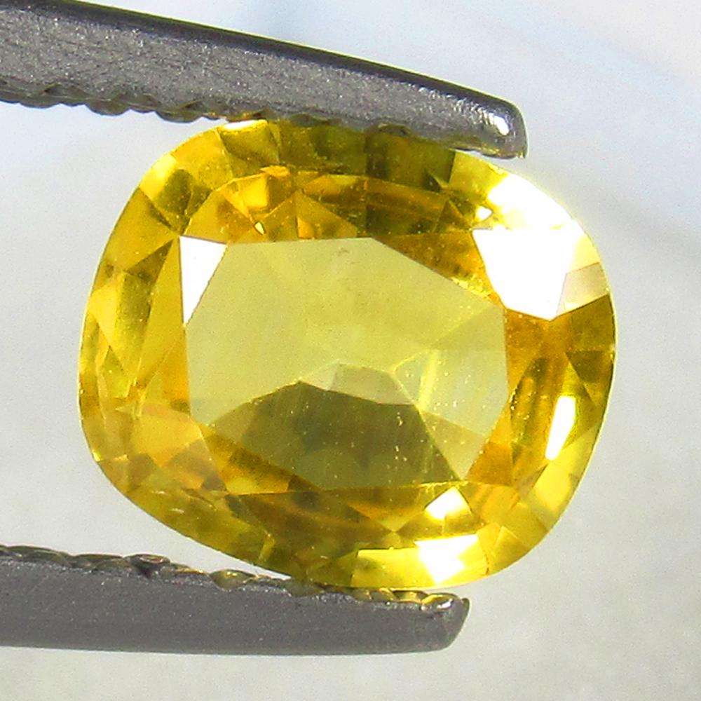 Natural Fancy Yellow Sapphire - 0.81 Ct (1 of 2)