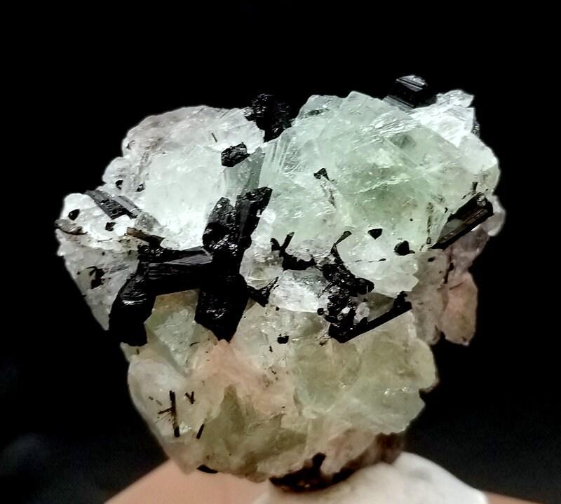 40 Gram Beautifyl Natural Undamage Green Flourite With Tourmaline Crystala Specimen From Skardu: Description 40 Gram Beautiful Natural Undamage Green Flourite With Tourmaline Crystals Specimen From Skardu pakistan size 37mm 20mm 34mm weight 40 Gram Reserve: $20.00 Shipping: Domestic: Flat-rate
