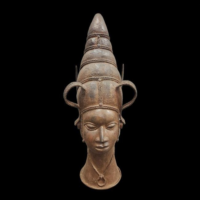 Benin Head bronze (1 of 1)