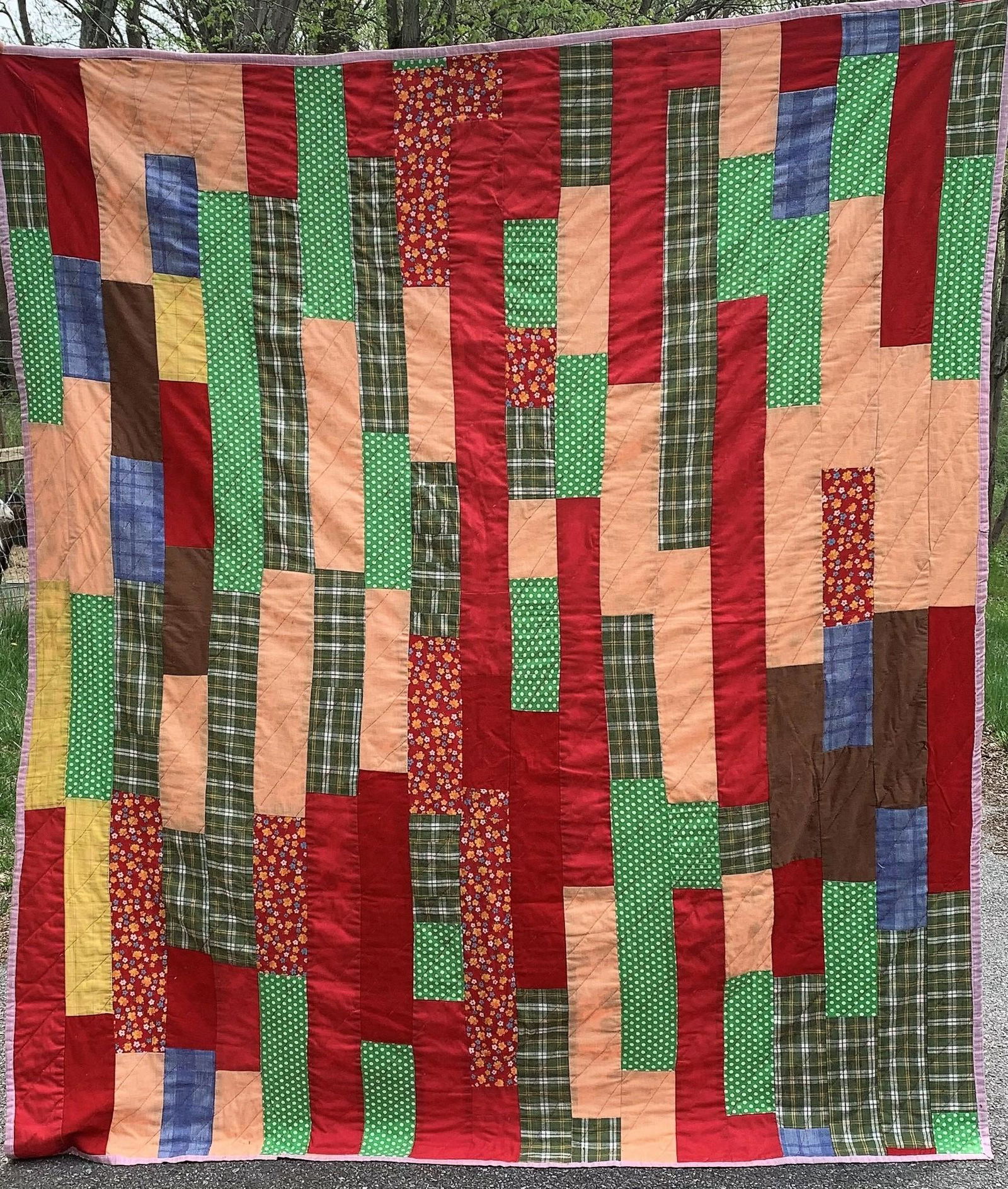 VINTAGE SUMMER QUILT 84 X 74 (1 of 6)