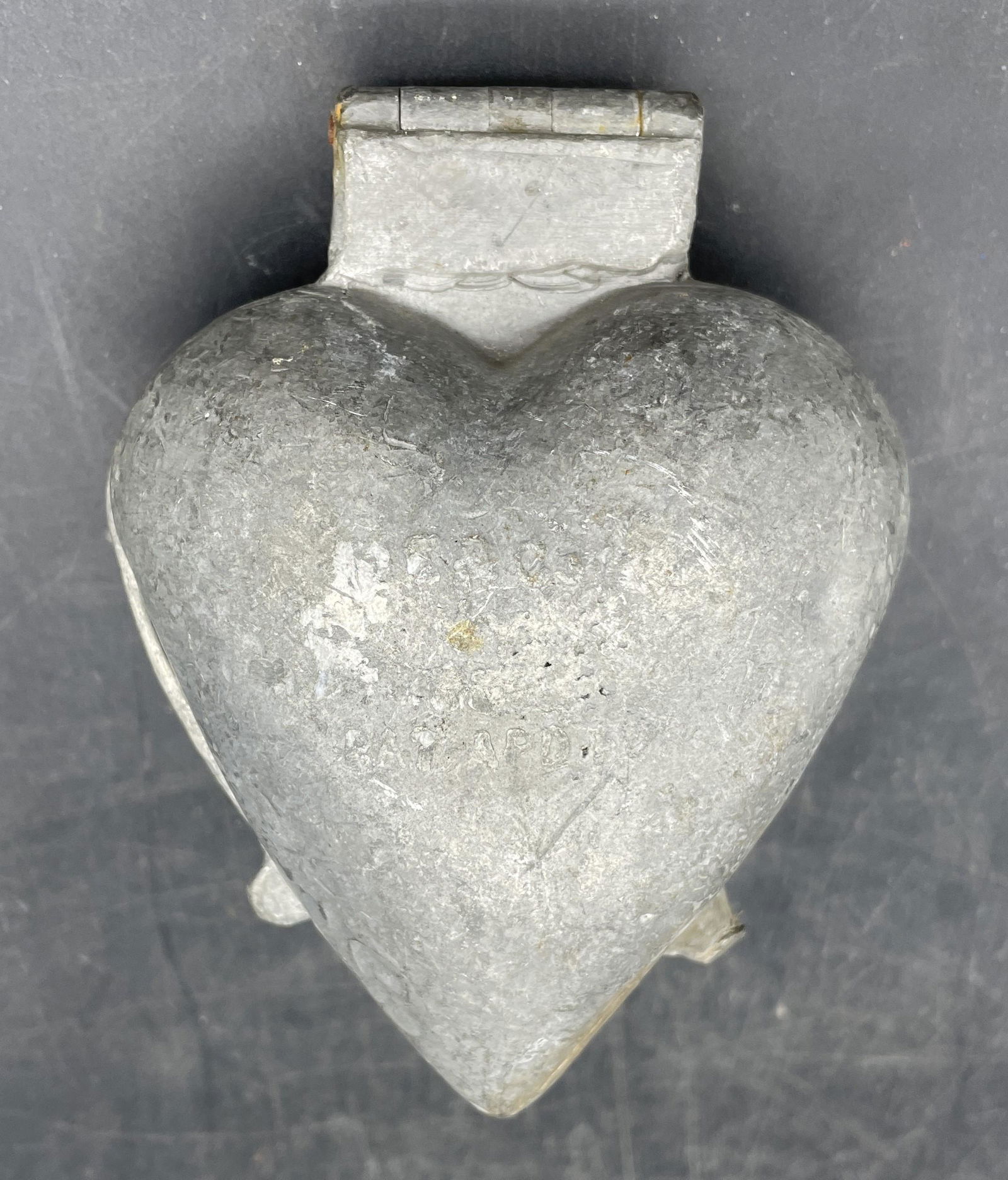 ANTIQUE PEWTER ICE CREAM MOLD -HEART 3IN (1 of 8)