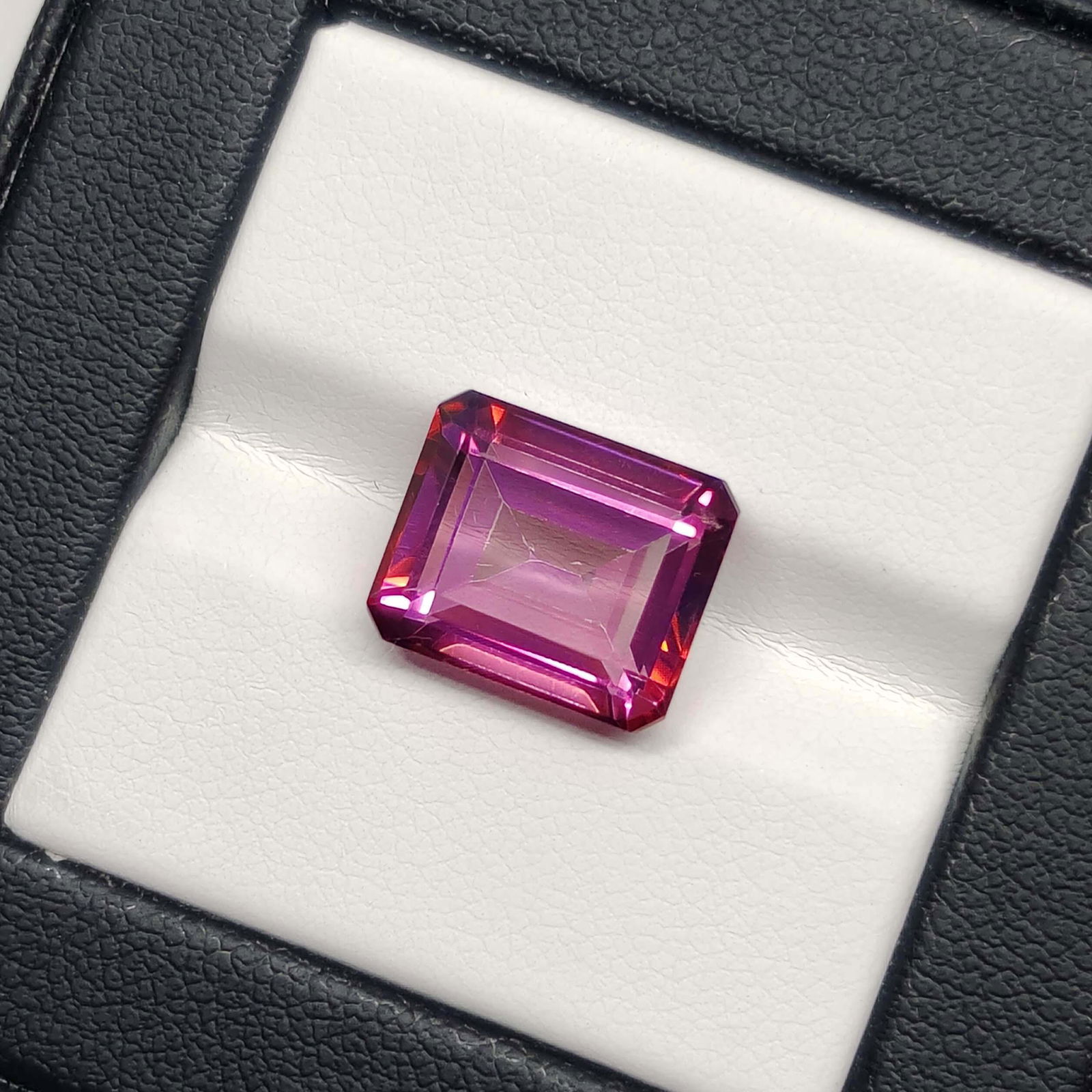 5.60 ct Rare Natural Fantabulous Quartz (1 of 2)