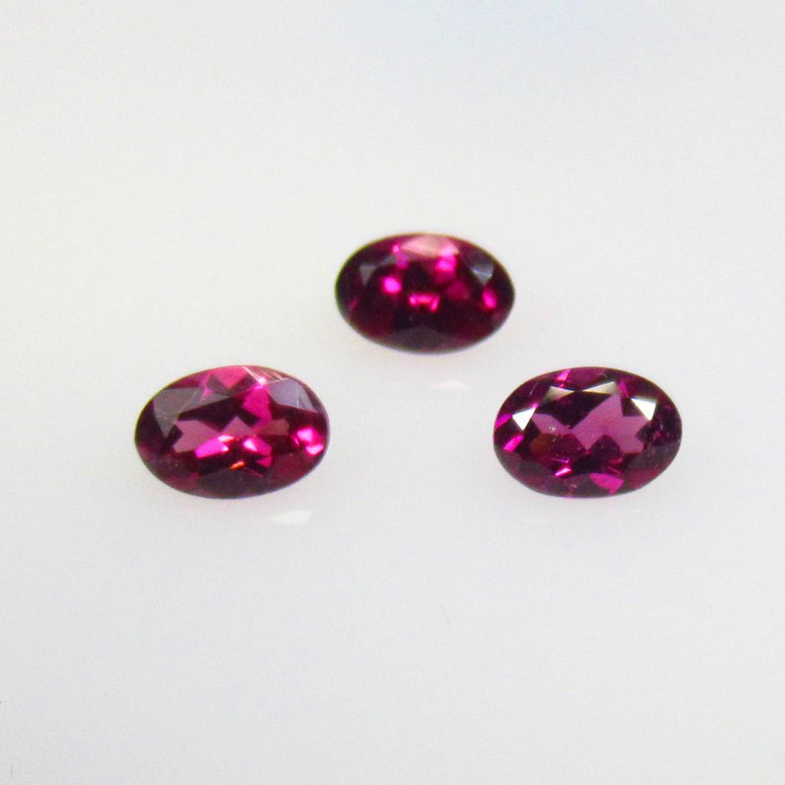 1.68 Ctw Natural Rhodolite Garnet Oval Set (1 of 2)
