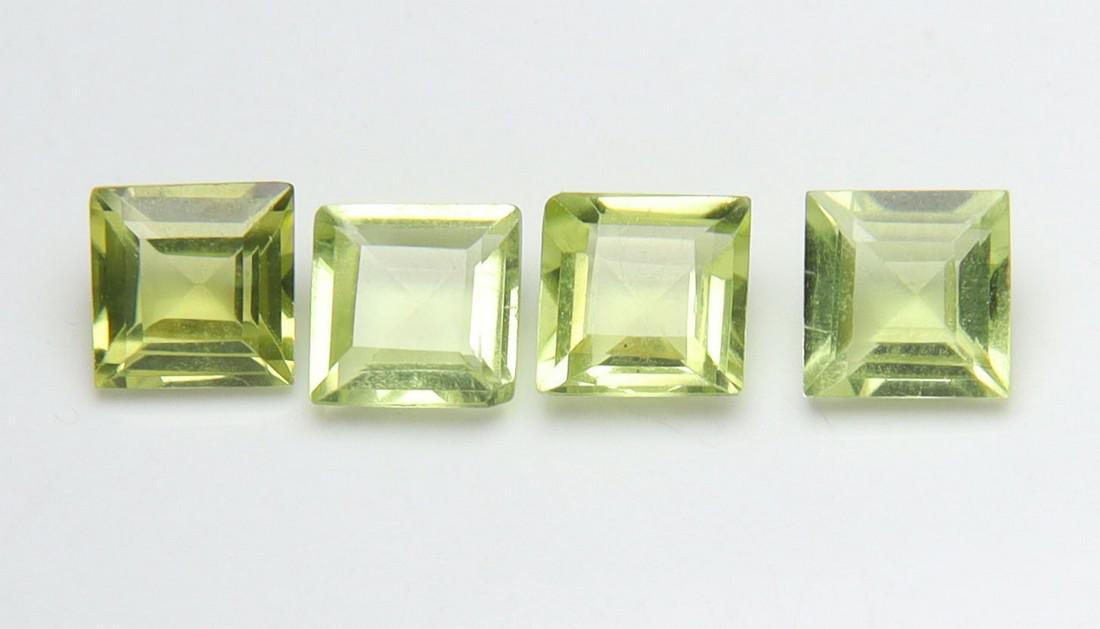 1.42 cts Natural Peridot Set: No Reserve! Title: 1.42 cts Natural Peridot Set Additional Information: Gemstone : Natural Peridot Weight : 1.42 carat Shape : Square Cut Dimensions : 4x4 mm, Color : Green Number of Stone : 4 Origin 