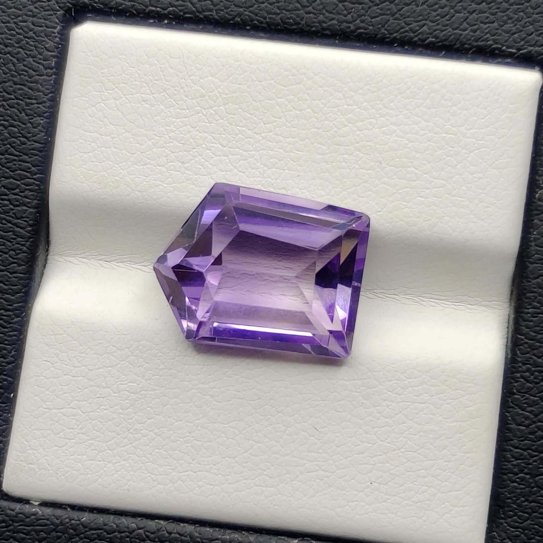 7.75 ct "AAA Grade" Natural Purple Amethyst Fancy Cut (1 of 2)
