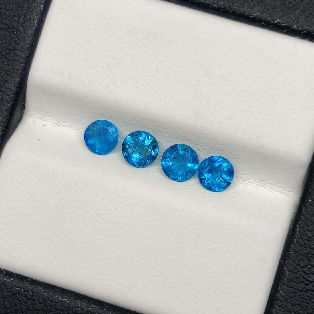 0.95 ct Rare Natural Neon Blue Apatite Lot (1 of 1)