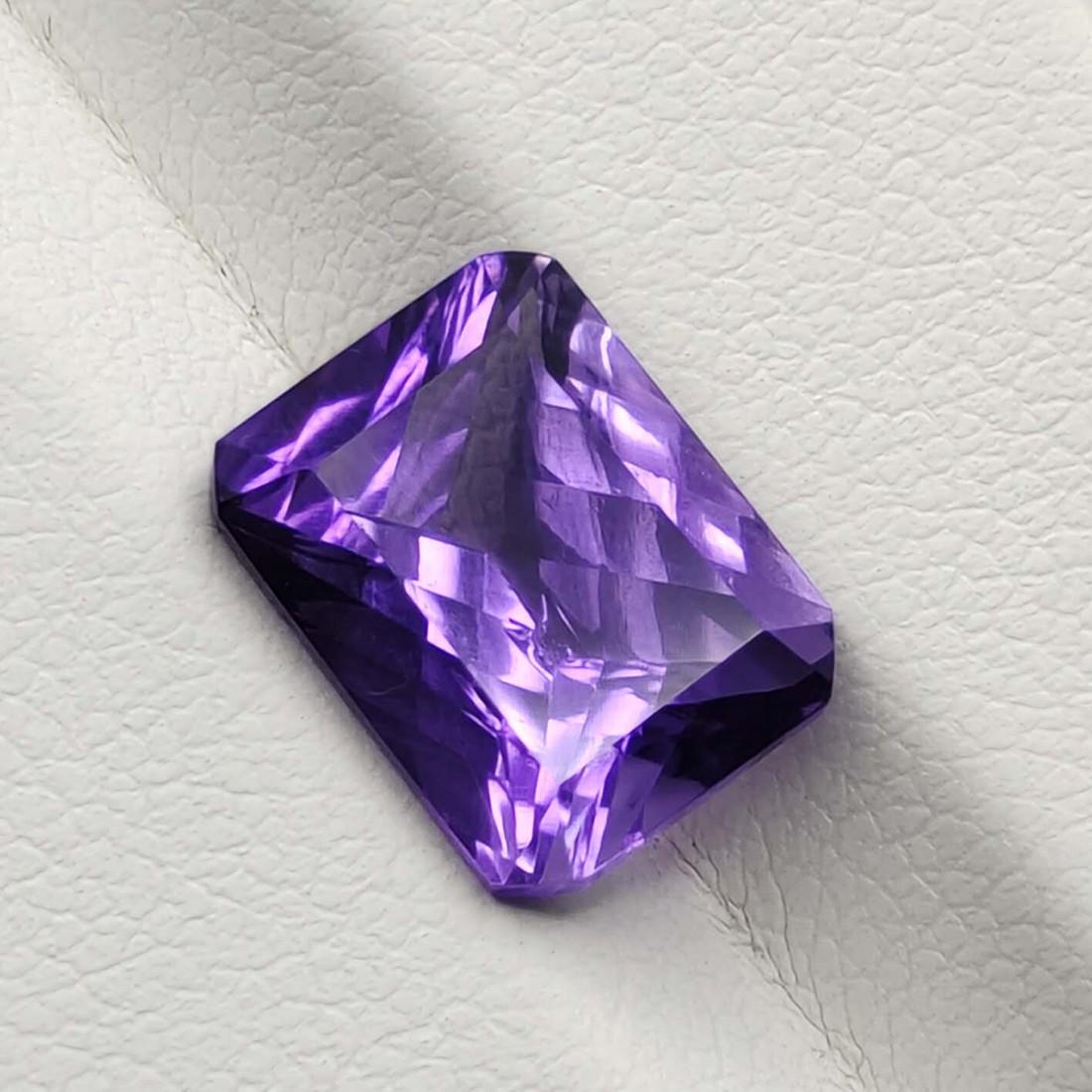Special Fish Cut Top Quality Natural Amethyst 3.30 Ct (1 of 4)