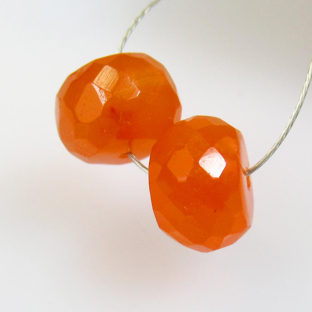 5.43 Ctw Natural 2 Orange Carnelian Round Beads: No Reserve! Title: 5.43 Ctw Natural 2 Orange Carnelian Round Beads Stone Clarity: Semi-Transparent Gemstones: Natural Carnelian Beads Carat Weights: 5.43 Size/Dimensions: 7.60 - 8.00 mm / 2 Pc's Addit