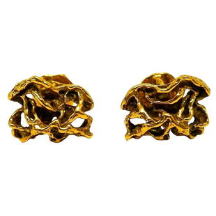 Arthur King Vintage Yellow Gold Nugget Cufflinks: Title: Arthur King Vintage Yellow Gold Nugget Cufflinks Description: Vintage 18k yellow gold nugget-textured cufflinks by Arthur King. Handcrafted in New York, circa 1960’s. Adding a sophisticat