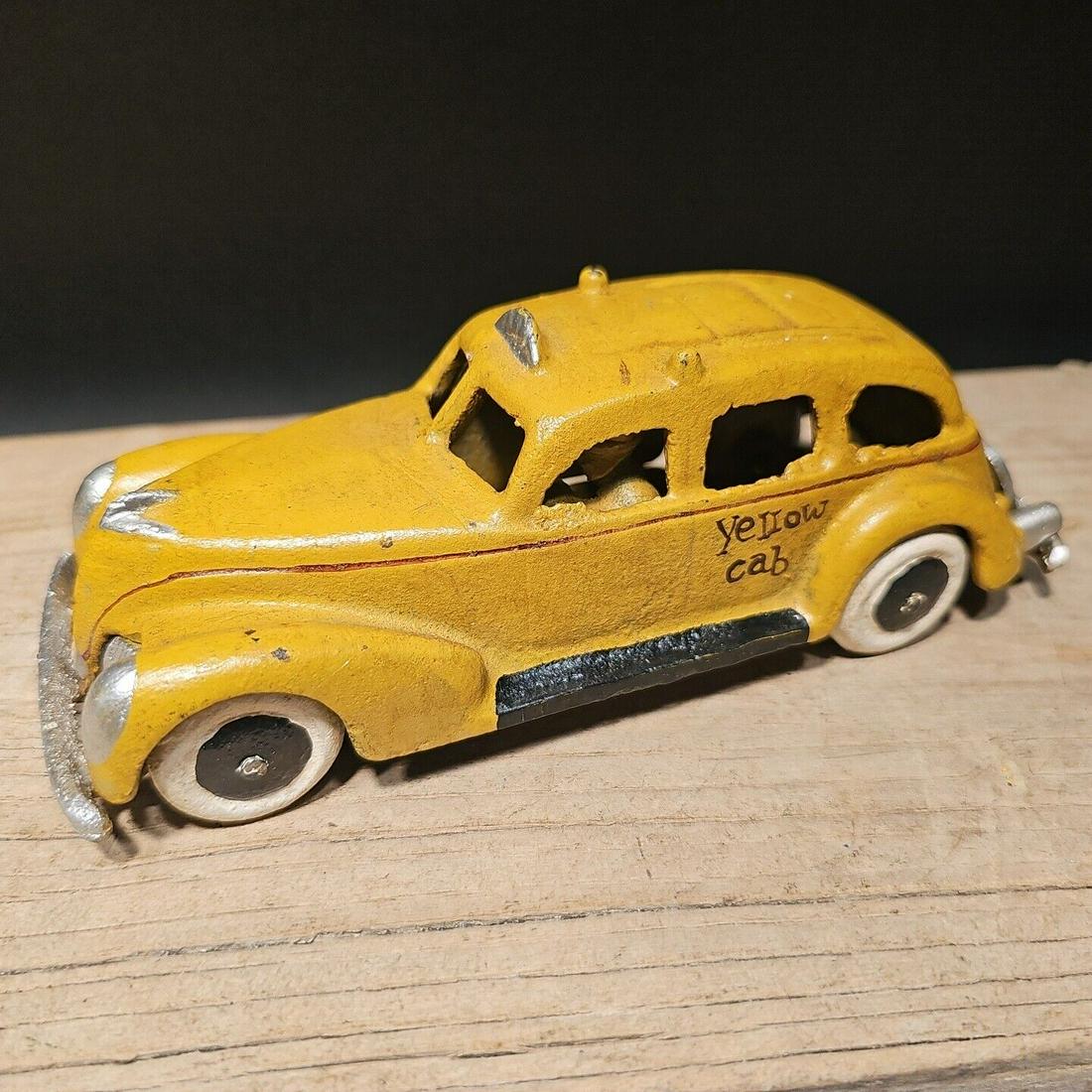 Cast Iron Toy Yellow Cab Car (1 of 1)