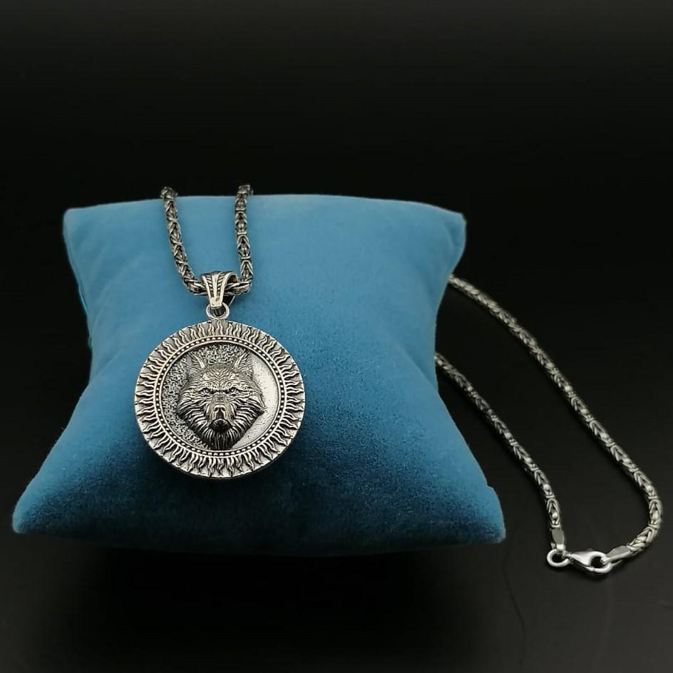 925 Silver Chain with Wolf Pendant.: 925 Silver Chain with Wolf Pendant -Weight:31g -Size: Chain Size: 23.62 in(60cm). Pendant Size:1.14x1.57 in (29x40mm)(Bail included) With Gift Box Express Shipping.Carrier:DHL Express Combine Shipping
