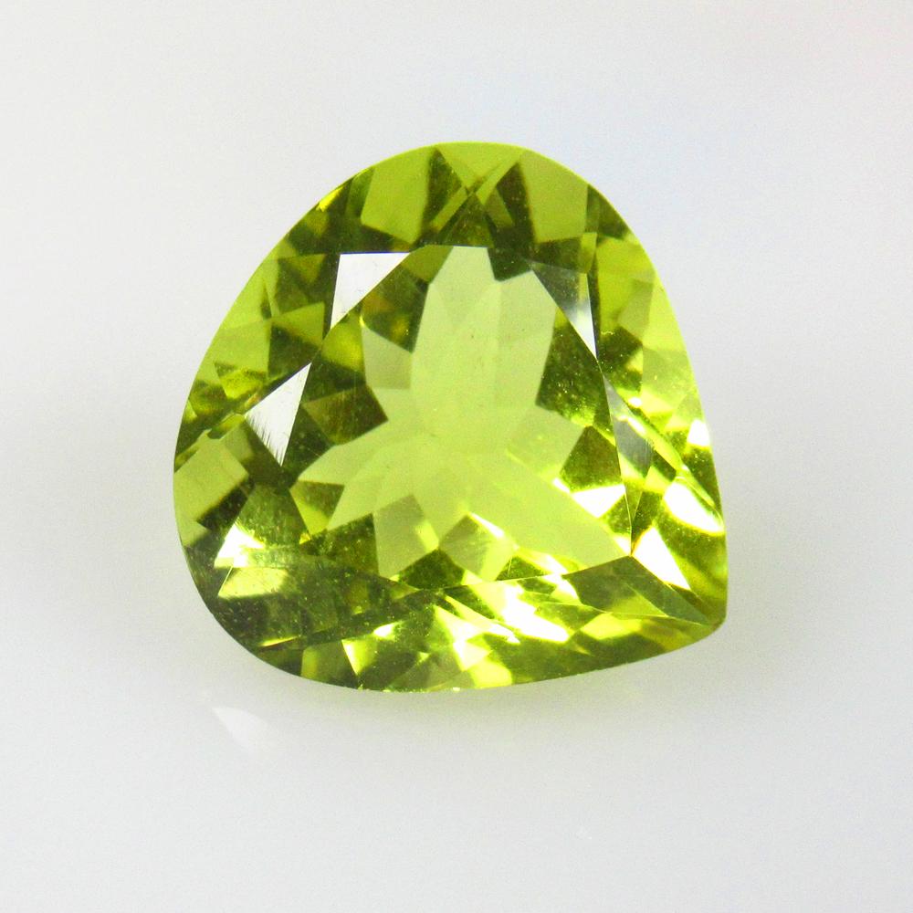 11.55 Ctw Natural Lemon Quartz Pear Cut: No Reserve! Title: 11.55 Ctw Natural Lemon Quartz Pear Cut Stone Clarity: VVS Gemstones: Natural Lemon Quartz Carat Weights: 11.55 Size/Dimensions: 16.20 x 16.10 x 9.50 mm Additional Information: Good